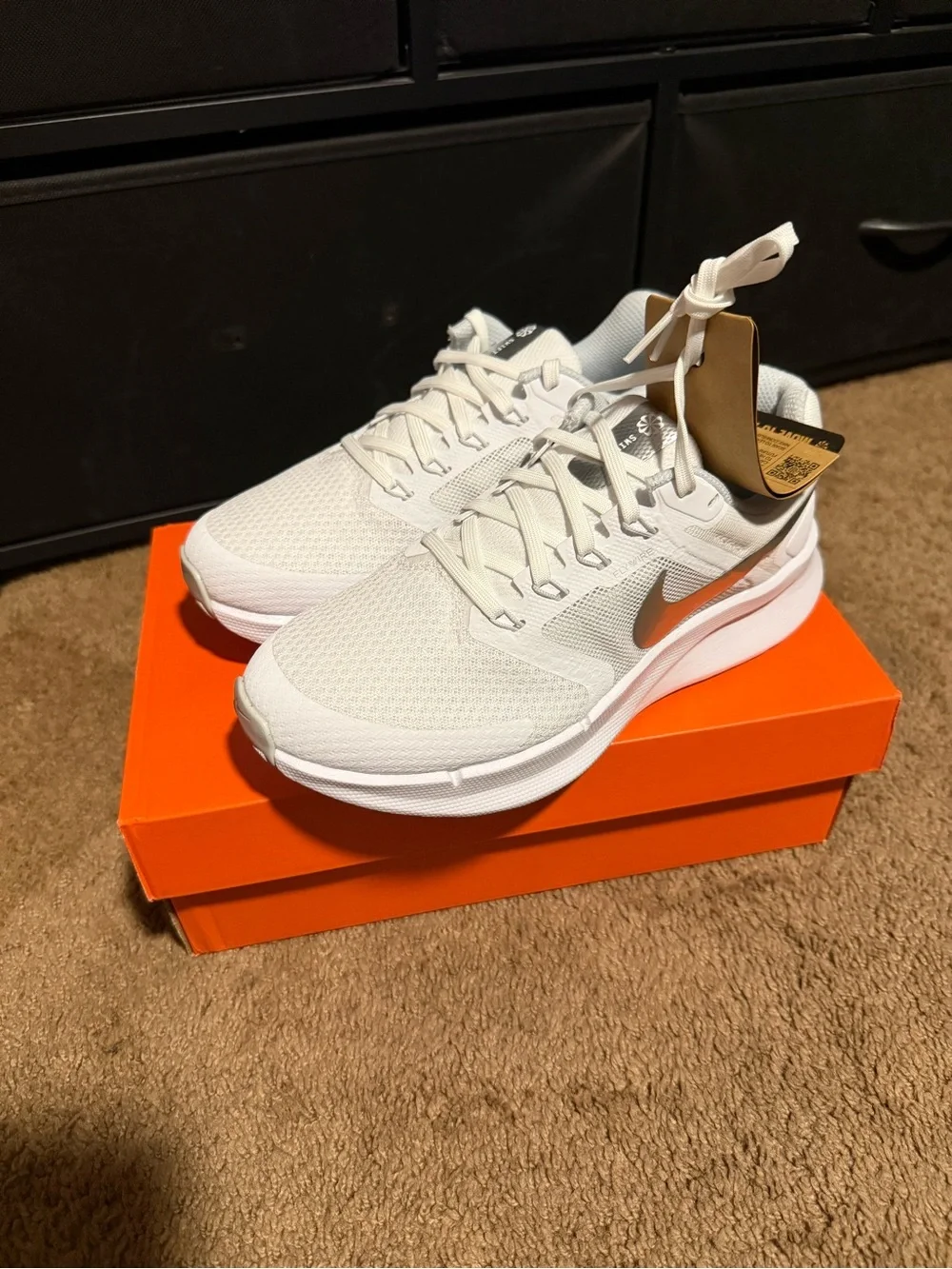 Nike Women's White Running Sneakers with Silver Metallic Swoosh. - Picture 2 of 6
